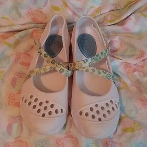 Skechers croc style shoes